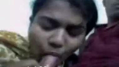 Desi Blowjob In A Class