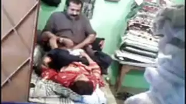 Desi Dada Secretly Fuck Ammi Jaan Paki Lahore Scandal Mms - Indian Porn  Tube Video