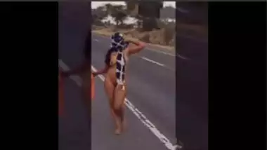 Sexy Marwadi Girl Pinky Walking Naked On Road