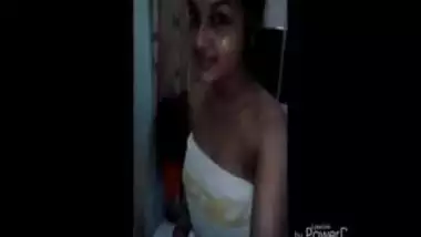 Tamil Teen’s Pussy Fingering Video