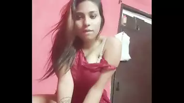 Desi Indian Girl Masturbatng at Home