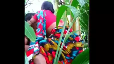 Indian Aunty Sex In a Field