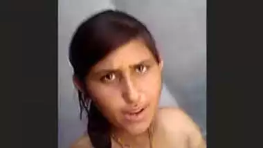 Desi bhabhi showing vdo