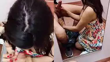 Sexy Indian Babe Blowjob in Dressing room