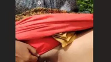 Bhabi Showing her Pussy