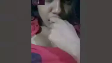 Cute Sri Lankan Girl Showing Her Assets to Her BF