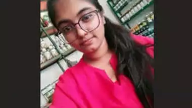 Big Booby Super Cute Sri Lankan Girl with Native SL Cutest Pussy Leaked Video