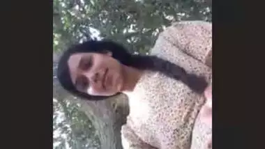 Desi Girl Outdoor Pussy showing