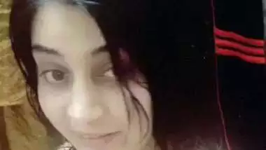 Selfie fingering video of beautiful Pakistani girl