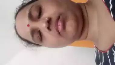 Desi aunty fingering pussy