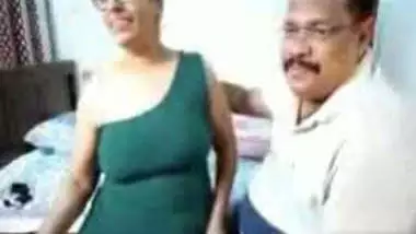 Tamil Couple Tarivishu on Cam Play Hot