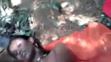 Tamil couple jungle sex video of a village young couple