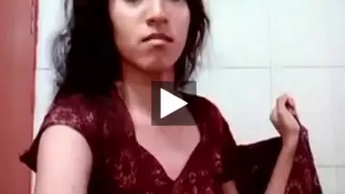 Delhi girl nude MMS selfie video goes live on Xvideos