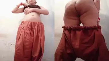 Desi Punjabi girl showing her boobs and ass