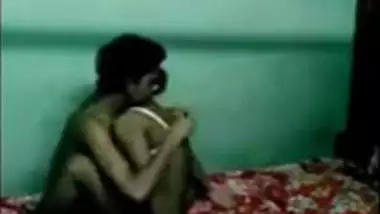 Desi sex video of a cute teen pair enjoying a home sex session
