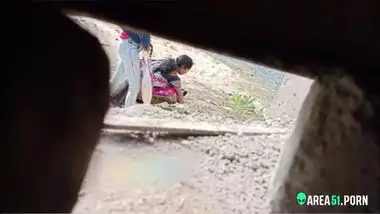 Young Desi girl in sari doesn't know XXX video of her peeing is MMS