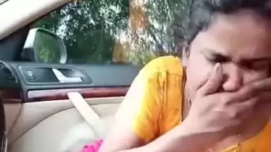 Desi sexy bhabi on car