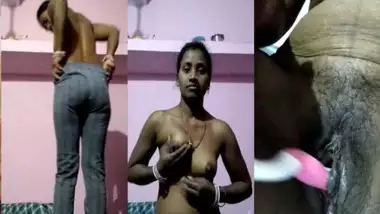 Veet Xxx Indan Woman - Real Indian Girls Using Veet For Pussy Hairs Video indian porn