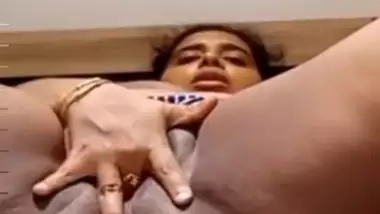 Big Ass Mallu Bhabhi Full Nude Boobs Sucking n Pussy Fingering
