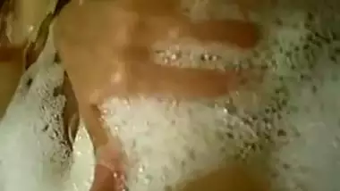 girl fingering in bath tub