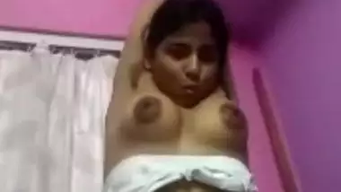 Desi college XXX girl showing her perfect boobs on selfie video