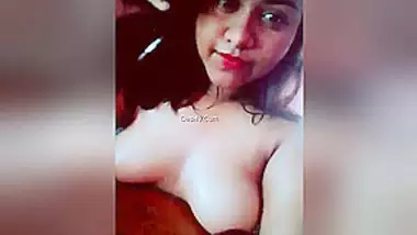 Exclusive- Super Hot Desi Paari Showing Her Boobs And Pussy