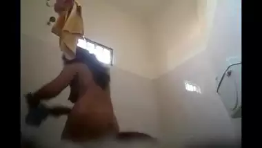 desi girl in bathroom cleaning herself after masturbation