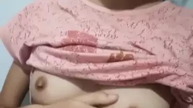 Desi cutie showing tits