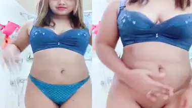 19yo Indian teen nude showing bald pussy