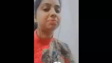 Paki girl showing pussy on video call