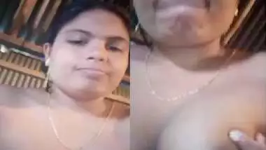 Bangla naked bhabhi fingering pussy in nude