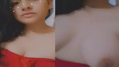 Indian girlfriend boobs show selfie viral video